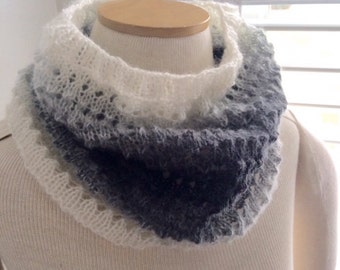 Easy Eyelet Cowl Knitting PATTERN - Great for the Beginner