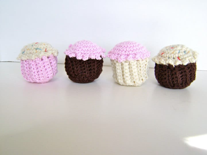 36 Cupcake Crochet Patterns for Sweet Amigurumi, Holiday Decor, and Play Food 19 Crochet Pattern for Cupcake Toy or Pincushion