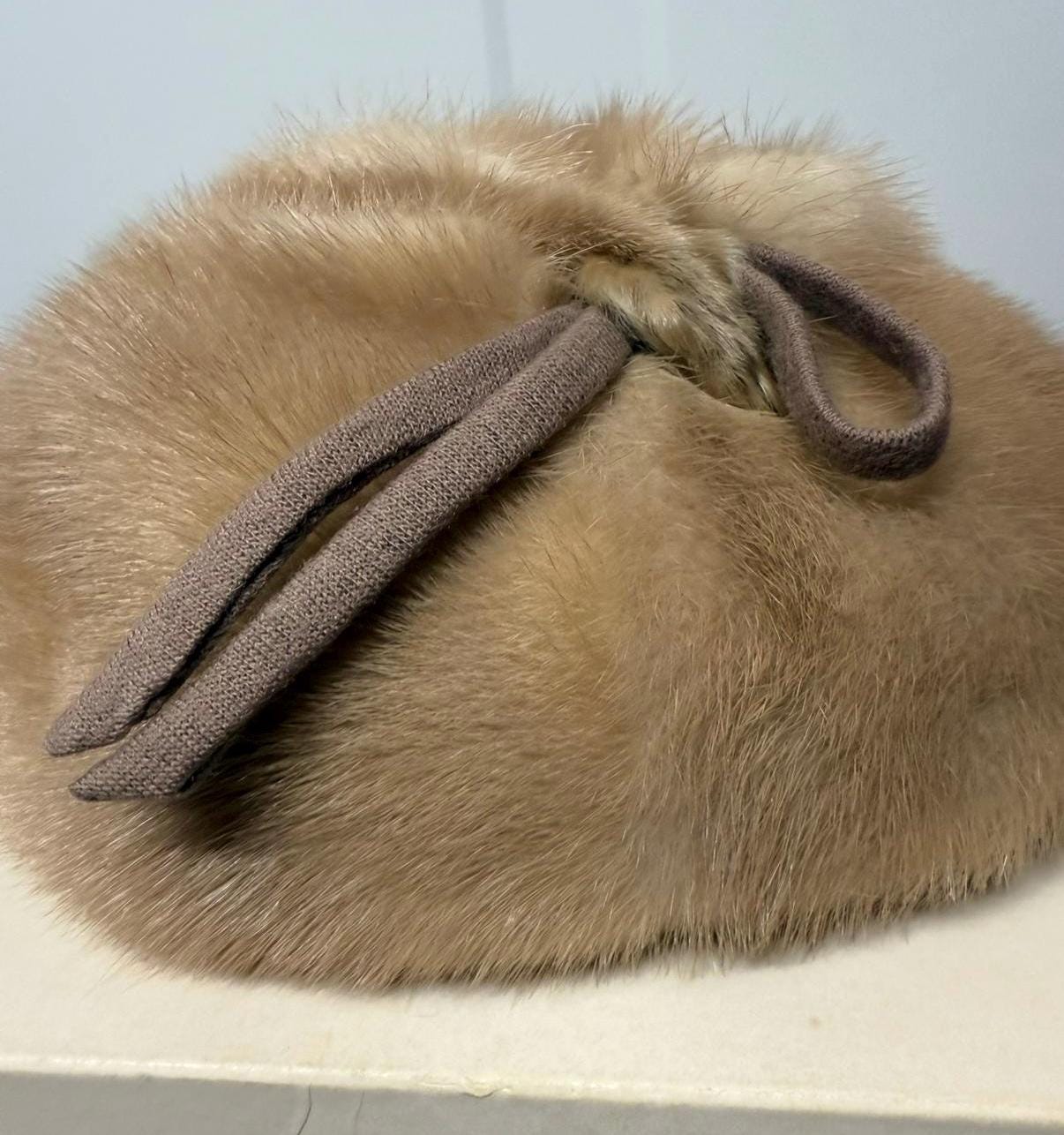 Amrose LS Ayres & Co Women\'s Vintage Mink Fur Pillbox Hat Union Made 6 7/8 50\'s Vintage Blonde Mink Pillbox Hat With Bow – Very Breezy main image 2