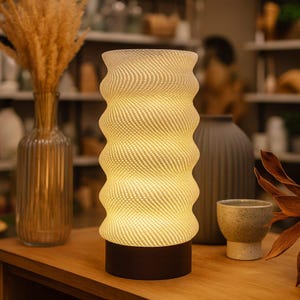 Lampka Stołowa Bezprzewodowa Lumina Twist – Ładowalna RGB z Pilotem, Ściemniana i Ekologiczna