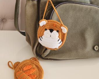 Crochet Smiley Face AirPods Case: Handmade Kawaii Earbud Pouch