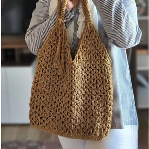 Handmade Woven Raffia Beach Bag: Personalized Summer Tote
