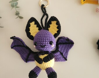 Crochet Bat Keychain | Spooky Amigurumi Plush | Halloween Bag Charm | Cute Handmade Gift | Kawaii Halloween Accessory