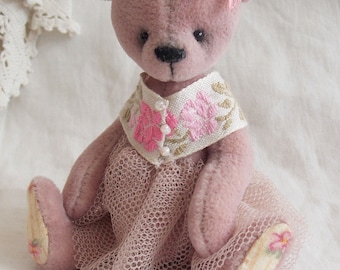 Amelia complete sewing kit for a miniature teddy bear