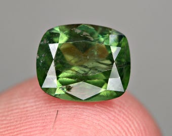 Natural Green Apatite Gemstone Cushion Cut Pakistan 8x7x4mm