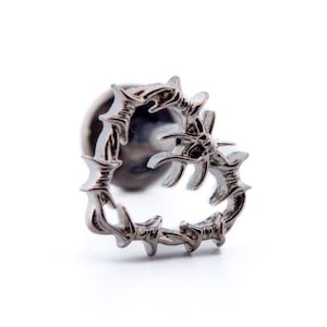 Barbed Wire Heart | Flatback Stud Earring | Helix Tragus Conch Flat Cartilage Piercing | G23 Implant Titanium