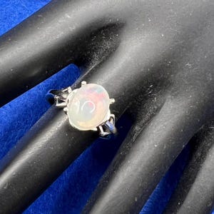 Vintage Silver Tone Simulated Opal Ring: Size 7