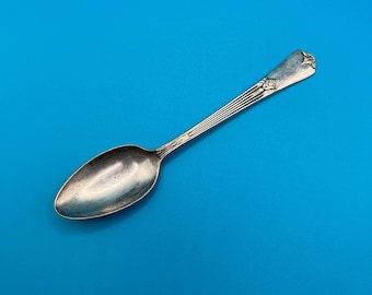 Vintage International Silver Co. Wm Rogers, Silverplate teaspoon, Sectional Pattern With Flowers on Handle