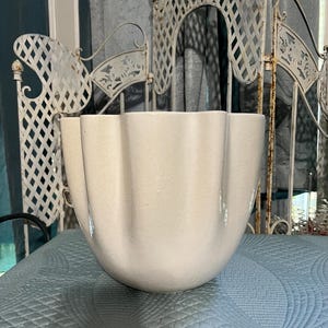 Large Vintage Mid Century Hull Pottery White Planter, Console Bowl With Wavy Scalloped Edges