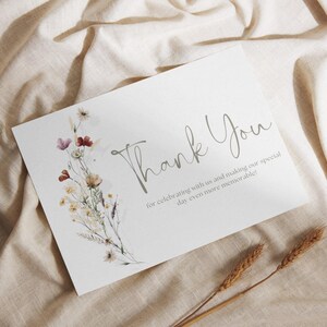 Modelo de cartão de agradecimento de flores silvestres Cartão de agradecimento comercial editável Cartão de agradecimento de casamento para impressão Cartão de agradecimento floral digital