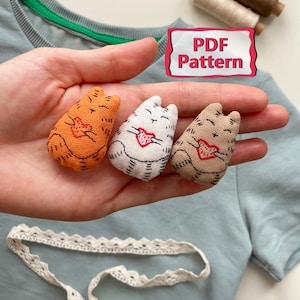 Cat Brooch Sewing Pattern PDF – Mini Fabric Memory Cat Keychain Toy Tutorial – Primitive Kitty