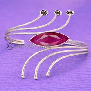 Bracelete com pedra preciosa rubi, design de rosa, feito à mão em prata de lei 925, empilhável, presente ideal para mulheres.