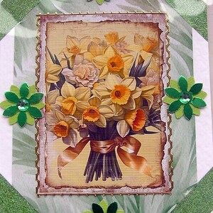 Jonquilles jaunes qui s'épanouissent, carte de découpage fabriquée à la main, vierge pour toute occasion (2834), carte superposée, rétablissement, carte d'anniversaire, carte de fleurs