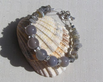 Grey Agate & Labradorite Gemstone Beaded Chakra Bracelet "Cloudy Dayz", Gray Bracelet, Agate Bracelet, Chakra Bracelet, Prosperity, Healing