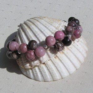 Pulsera de rodonita rosa, cierre de corazón de plata, 7,75"