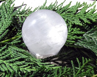 Quartz Solid Crystal Gemstone Sphere, 39mm Diameter Complete with Display Stand, Chakra Crystal, Meditation Sphere, Quartz Sphere, Healing