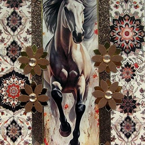 Tarjeta de felicitación artesanal con diseño de poni semental salvaje - Interior en blanco (3275) - Cumpleaños