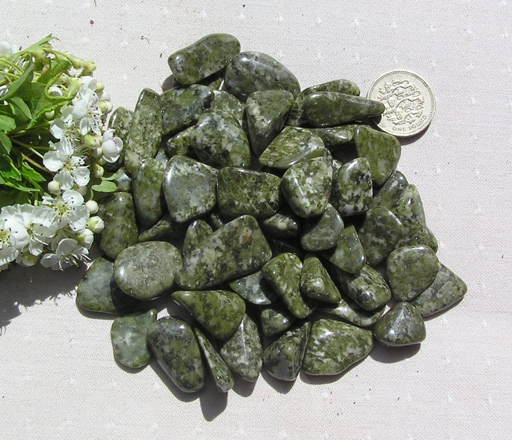 20 Small Green Snowflake Epidote Crystal Tumblestones Crystal Etsy