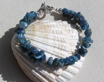 Apatite Crystal Gemstone Chakra Bracelet "Javan Dawn", Teal Bracelet, Blue Bracelet, Chakra Bracelet, Apatite Bracelet, Energy Bracelet