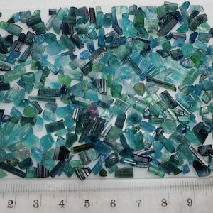 Lote de 240 quilates de turmalina azul Rech transparente em cristal/bruta, turmalina indicolita bruta, do Afeganistão.