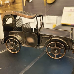 Handmade Vintage Wrought Iron Jeep Model – Retro Collectible for Home & Office Decor