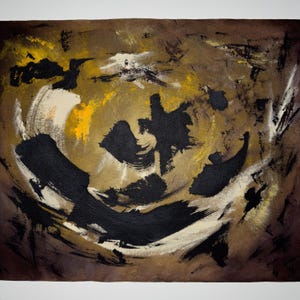 Può includere: Dipinto astratto con pennellate nere, bianche e gialle su uno sfondo marrone.