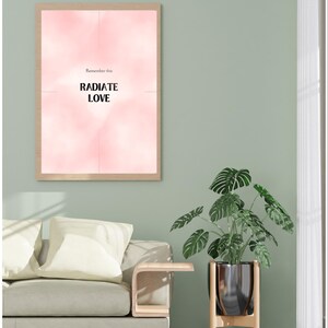 Väggkonsttryck med "Raite Love" | Rosa pastellfärgat inspirerande citatposter | Modern flickaktig estetisk heminredning | Presentidé | Direkt nedladdning