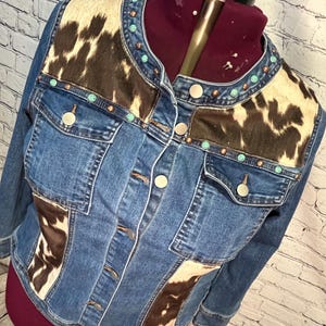 Chaqueta vaquera vaquera 2XL con piel de vaca y tachuelas