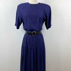 Vintage 80s Dark Blue Pleated Dress Sz 6 Made In USA Rabbit Rabbit Rabbit Design Back Button Pleat Skirt Shoulder Pads Modest image 1
