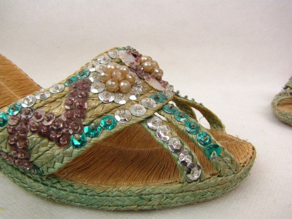 Vintage 1930s Woven Sandals | Grass Wedgies | Gre… - image 5