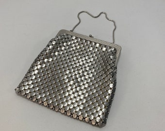 Vintage Whiting and Davis Silver Mesh Handbag Evening Bag Inside Pocket Lined Kiss Closure Round Chain Special Occasion Cocktail Wedding