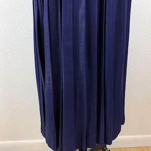 Vintage 80s Dark Blue Pleated Dress Sz 6 Made In USA Rabbit Rabbit Rabbit Design Back Button Pleat Skirt Shoulder Pads Modest image 6