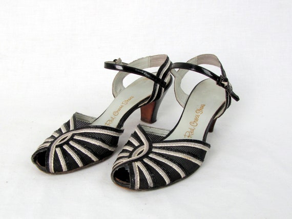Vintage 1940s Black and White Peep Toe Mesh and Le