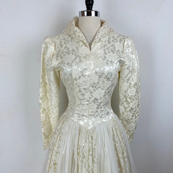 Vtg 50s Gaiety Gowns Ivory Satin Lace Beaded Wedd… - image 2