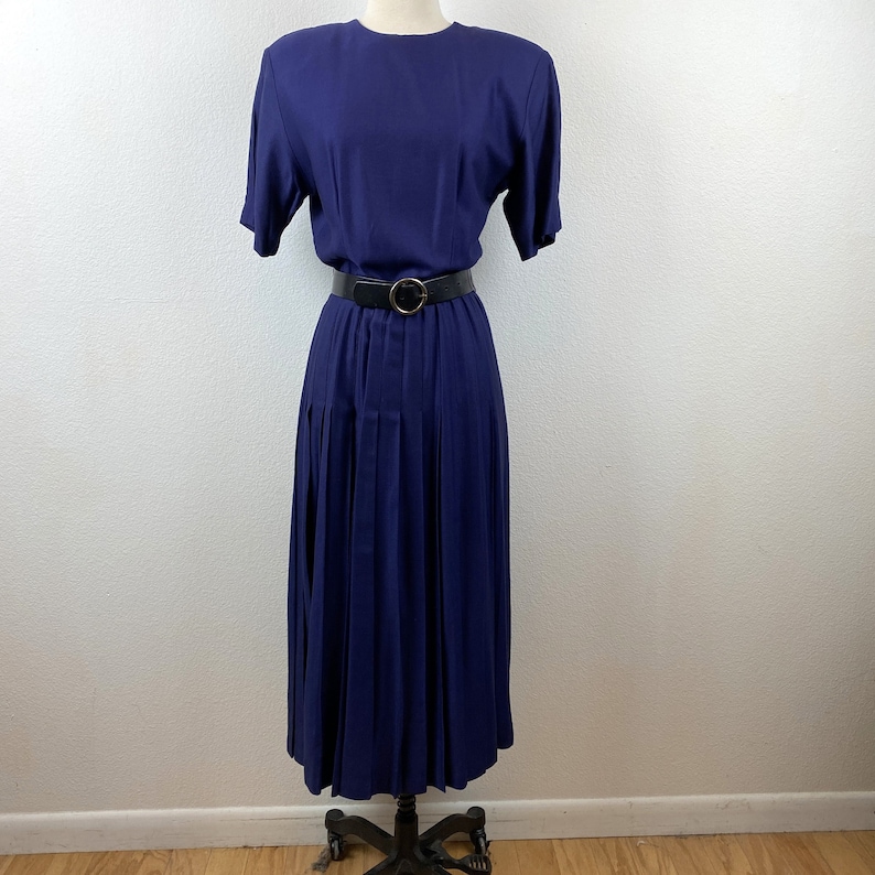 Vintage 80s Dark Blue Pleated Dress Sz 6 Made In USA Rabbit Rabbit Rabbit Design Back Button Pleat Skirt Shoulder Pads Modest image 1