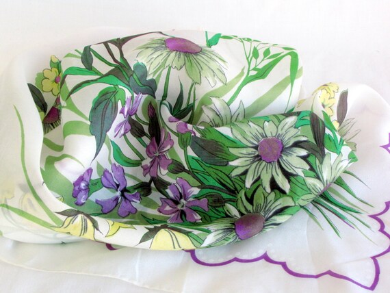 Vintage 1980s Scarf | Lilac and Buttercream Flowe… - image 5