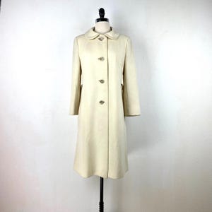 Vintage 70s L C Mae's Globetrotter Midi Ivory Coat Shower Repellent Union Label Gold Button Pockets Lined Collar Size Small Light Academia
