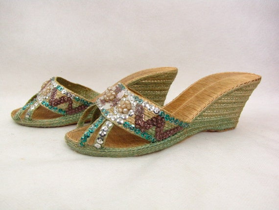 Vintage 1930s Woven Sandals | Grass Wedgies | Gre… - image 1