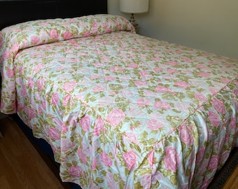 Vintage 60s Pink rose Taffeta Quilted Full Bed Spread | Ruffle Dust Skirt Attached | Piping Edges | Pink Cabbage Roses On White 105" x 72"