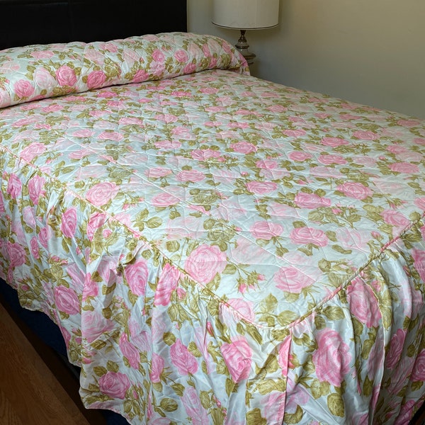 Vintage 60s Pink rose Taffeta Quilted Full Bed Spread | Ruffle Dust Skirt Attached | Piping Edges | Pink Cabbage Roses On White 105" x 72"
