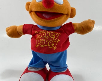 Sesame Street  Ernie 'Hokey Pokey' Singing & Dancing Mattel 2004 Fisher Price 10" Children's Toy Musical Collectible