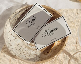 Plantilla de tarjeta de lugar de boda de lujo con dinero antiguo: tarjeta de acompañante de Canva imprimible con caligrafía minimalista, moderna, editable, en blanco y negro, clásica - WD013