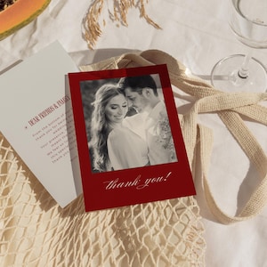 Moderne weinrote Danksagungskarte mit Foto, elegante Hochzeit Dankbarkeitsnotiz, rote druckbare Vorlage, minimalistische Canva Dankeskarte-WD109