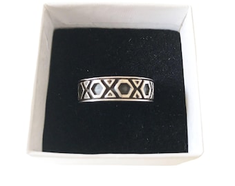 Sterling Band Ring Tribal Black and Silver Design Size 10 Unisex Large Size Ring