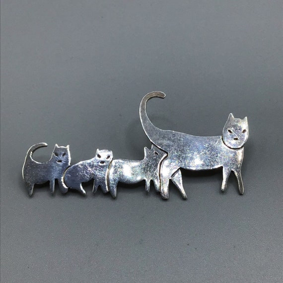 Broche Argentée Motif Chat En Acier Inoxydable – Neuf Avec étiquette
