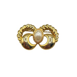 Vintage Gold Tone Brooch With Faux Pearl Center