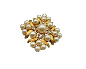 Classic Pearls & Rhinestones Pin Brooch Gold Tone Scrolls Costume Jewelry