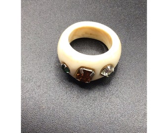 Lucite Ring Rhinestones Size 6.25 Cream Color Colorful Stones Plastic Jewelry