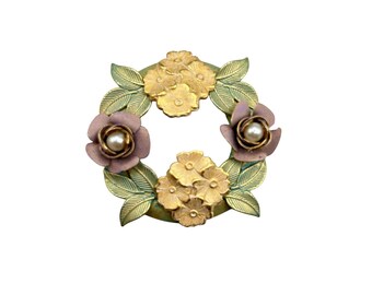 Floral Wreath Pin Brooch Pale Pastel Color Flowers With Faux Pearls Green And Gold Color