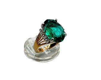 Green Simulated Emerald Glass Ring Size 9 Gold Tone Metal Fancy Elegant Ring